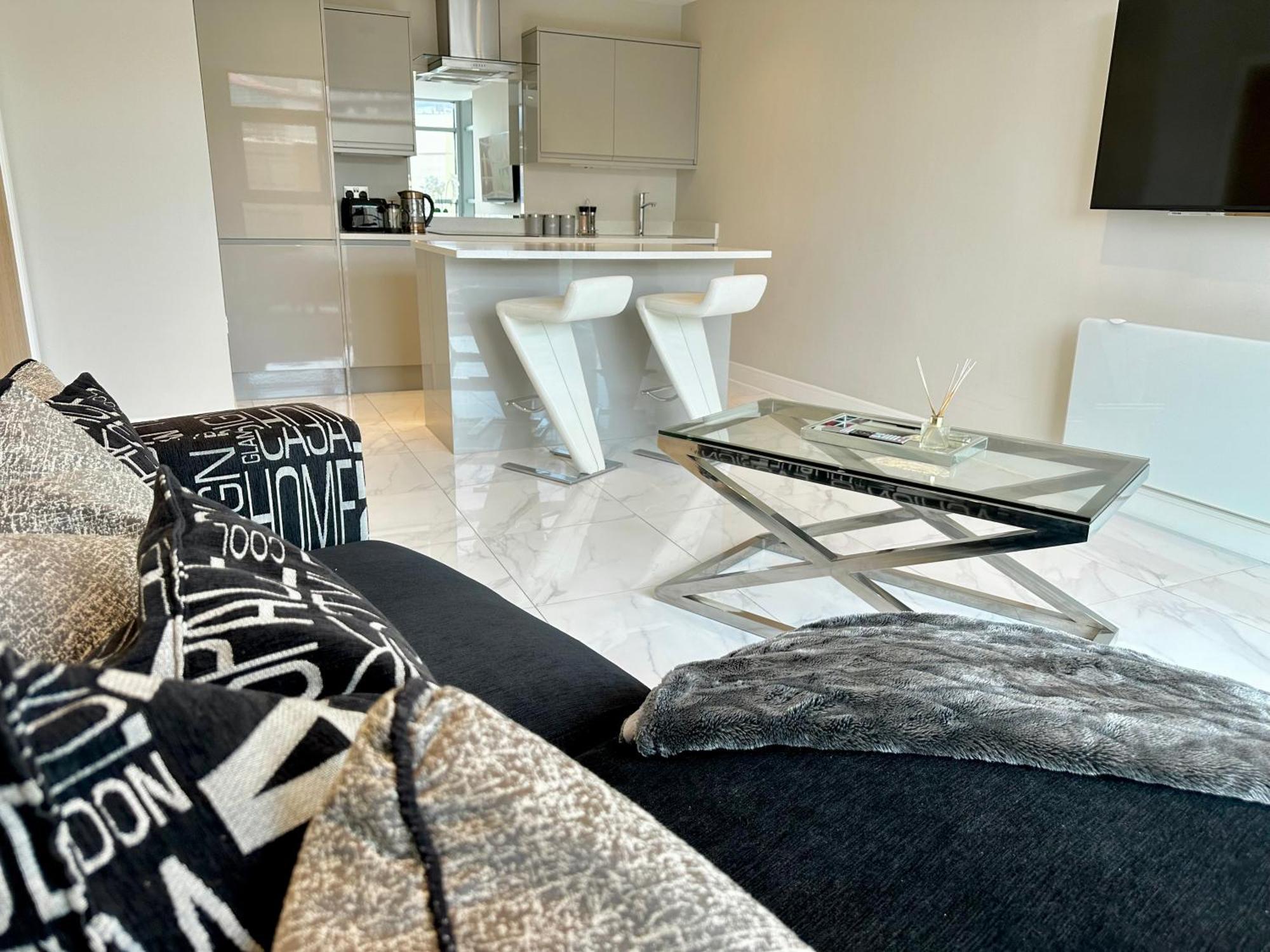 Superior Apartment In Cardiff City Centre Exteriör bild