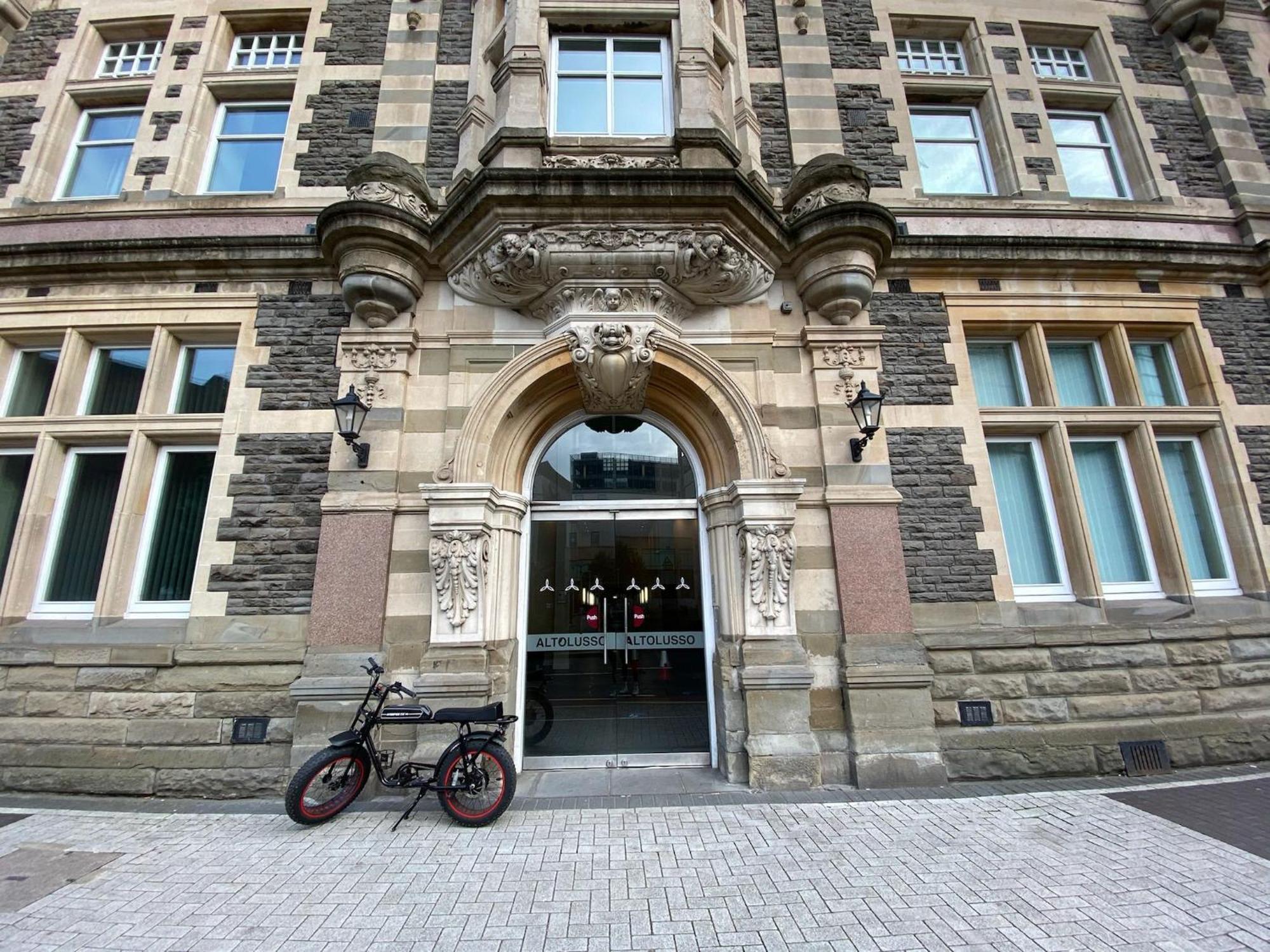 Superior Apartment In Cardiff City Centre Exteriör bild